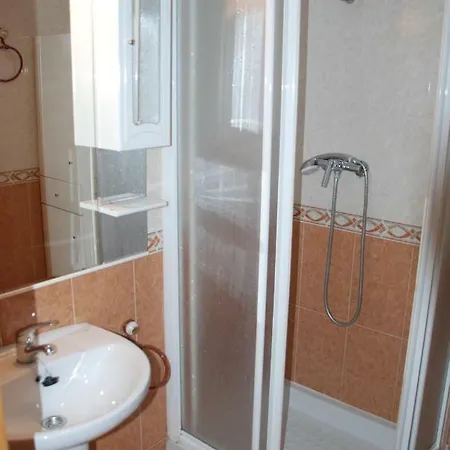 Lázaro-calle Iglesia 8 - 1º C *